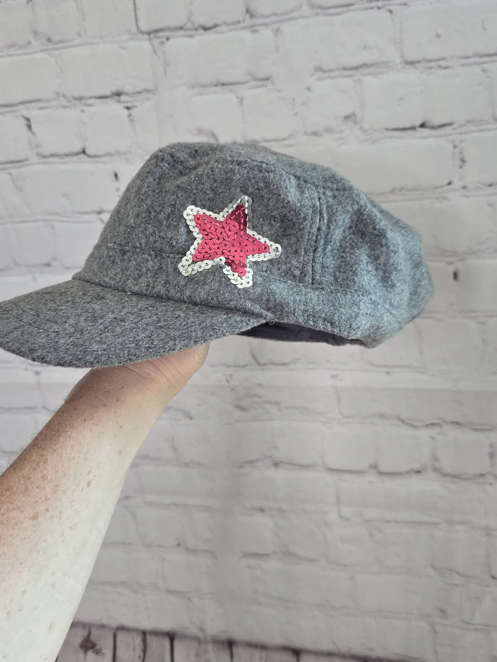 Y2k gray wool newsboys hat with sequin star 2000s Pop Star